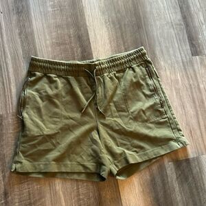 Medium Soft Shorts w/ Zipper Pocket